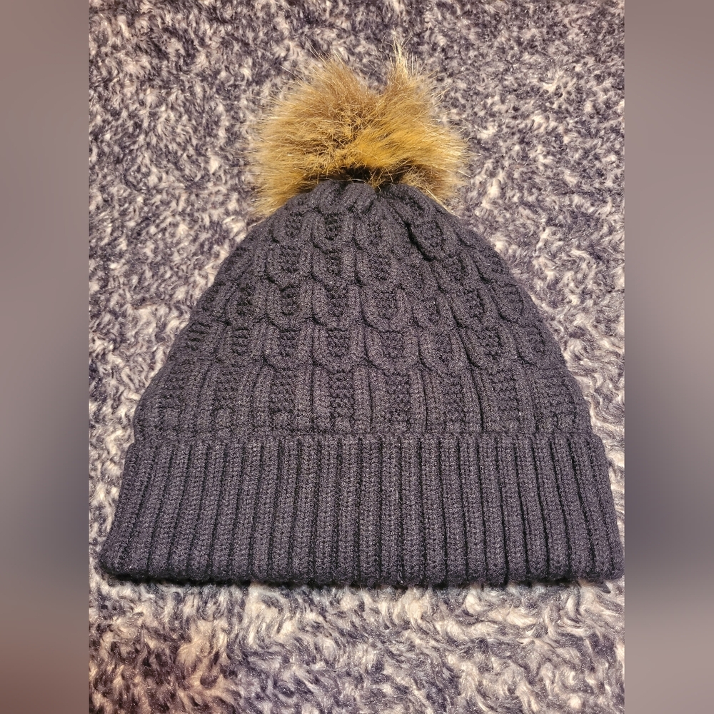 Cozy Black Knit Beanie with Faux Fur Pom